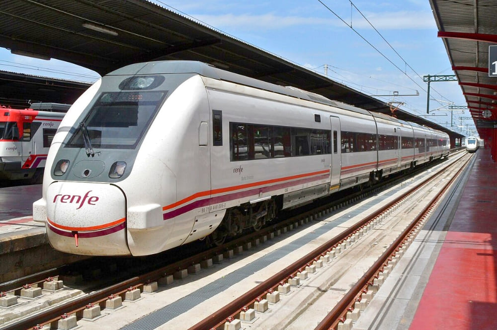 <i class="ti-check"></i> En tren 
